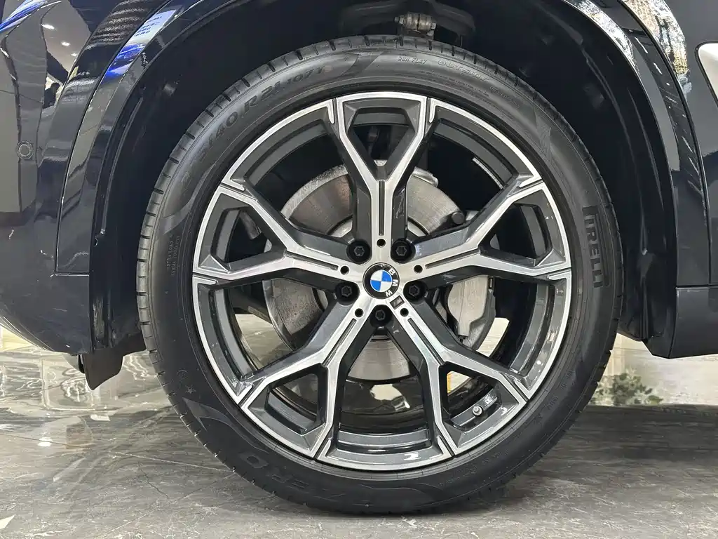 BMW X5 2025 — фото 8