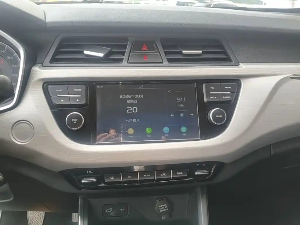 Geely Vision X3 2019 — фото 13
