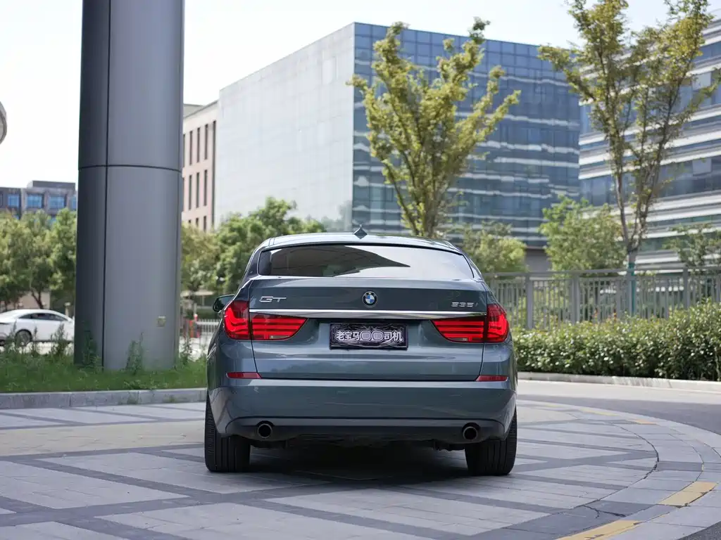 BMW 5 Series GT 2011 — фото 5