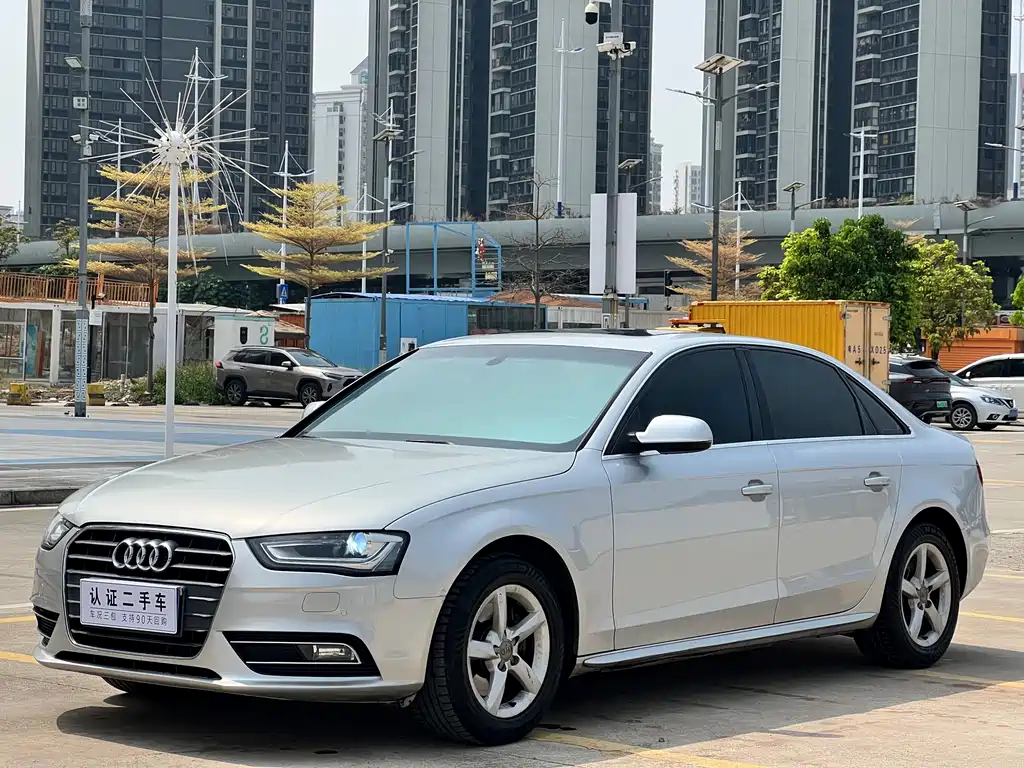 Audi A4L 2013 — фото 1