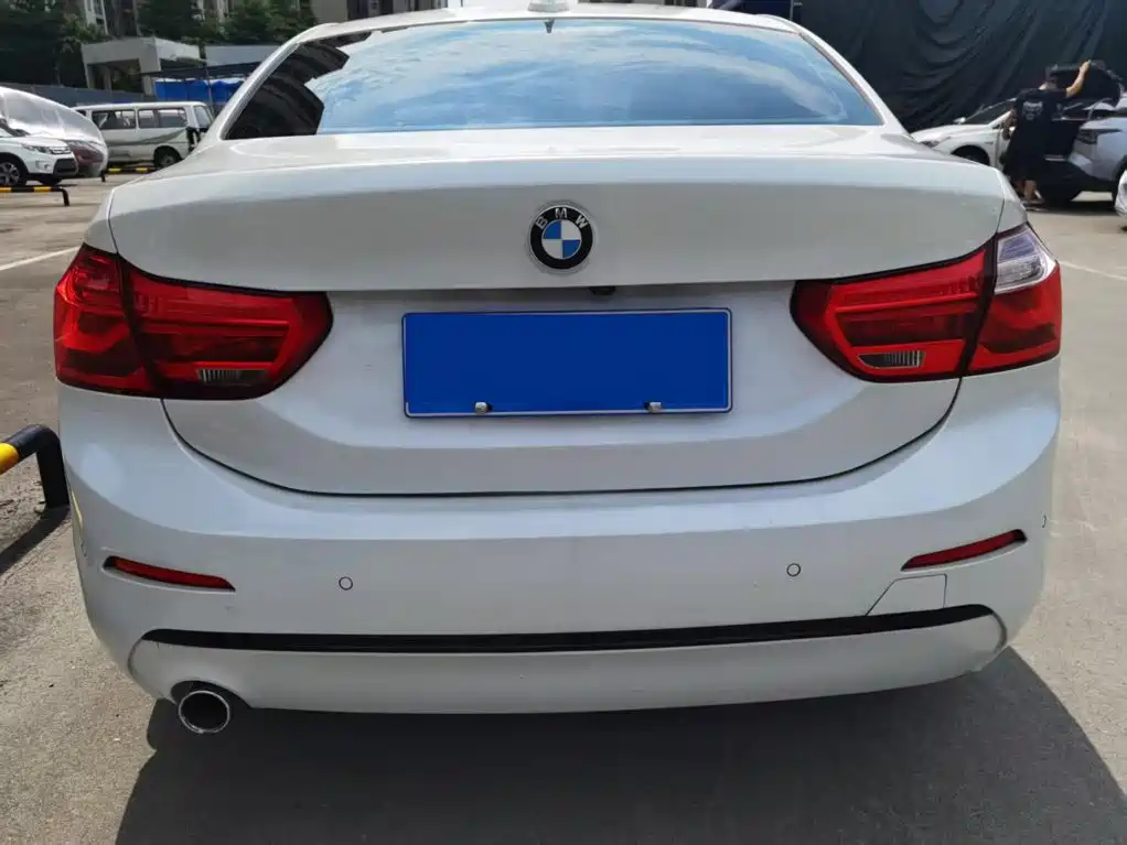 BMW 1 Series 2018 — фото 17