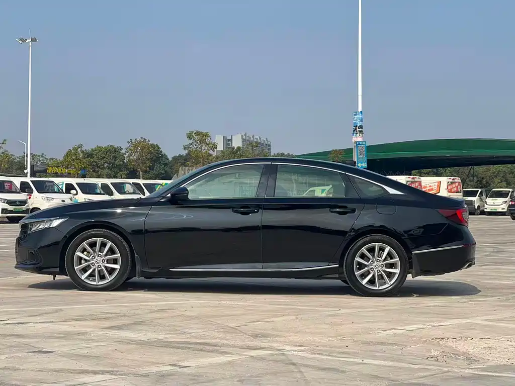 Honda Accord 2021 — фото 13