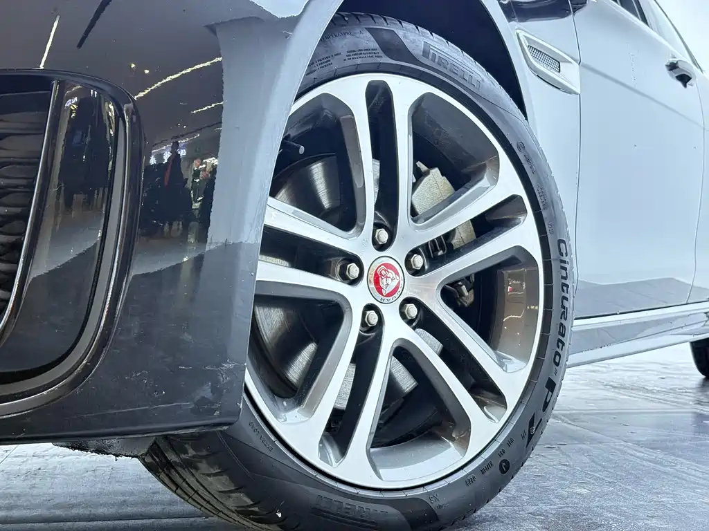 Jaguar XEL 2023 — фото 24