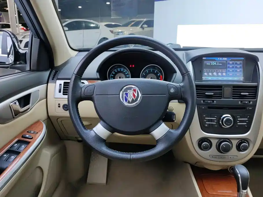 Buick Excelle 2014 — фото 15