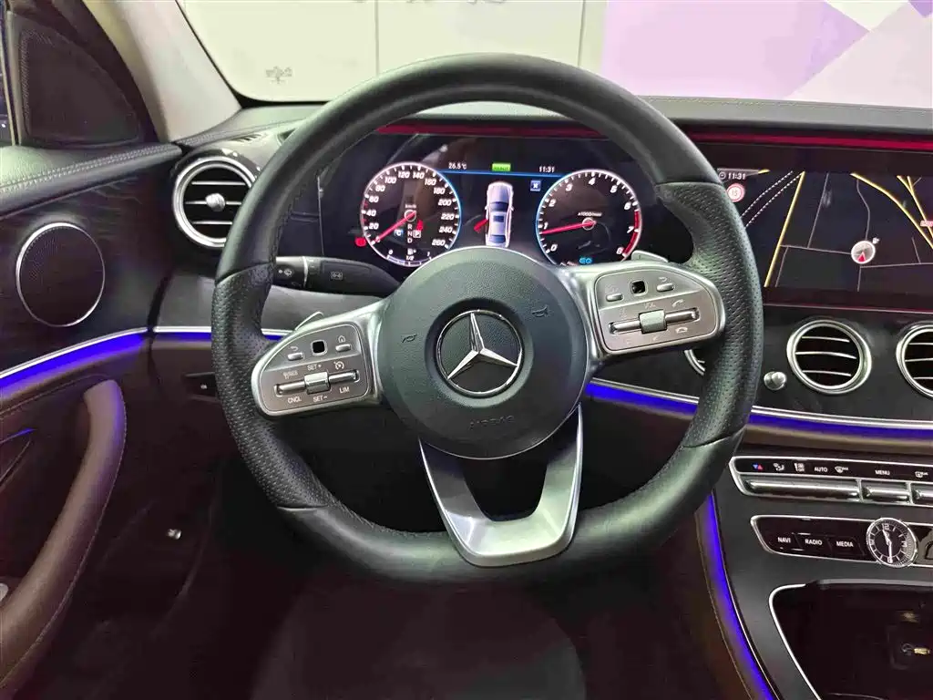 Mercedes-Benz E-Class 2019 — фото 12