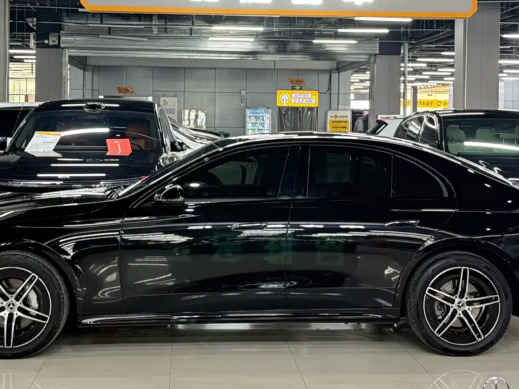 Mercedes-Benz E-Class 2025 — фото 4