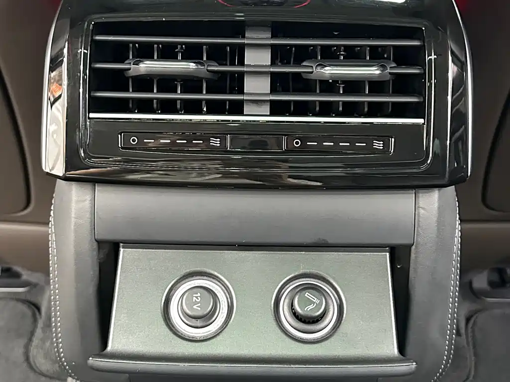 Audi A8 2023 — фото 24