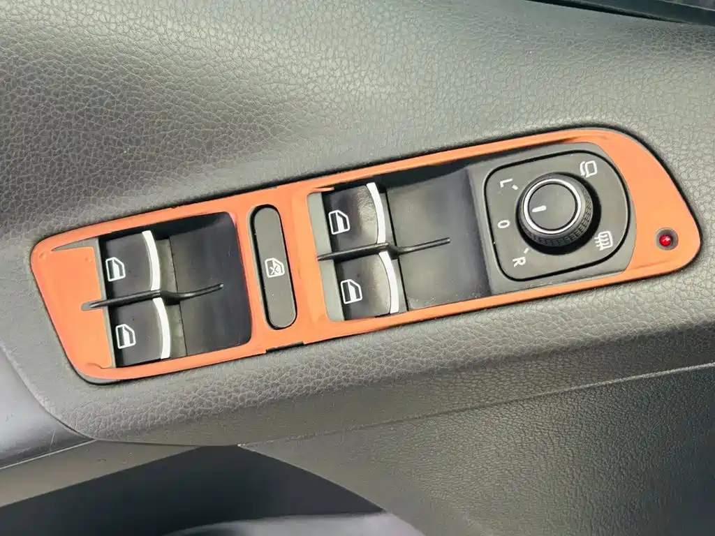 Volkswagen Tiguan 2015 — фото 18