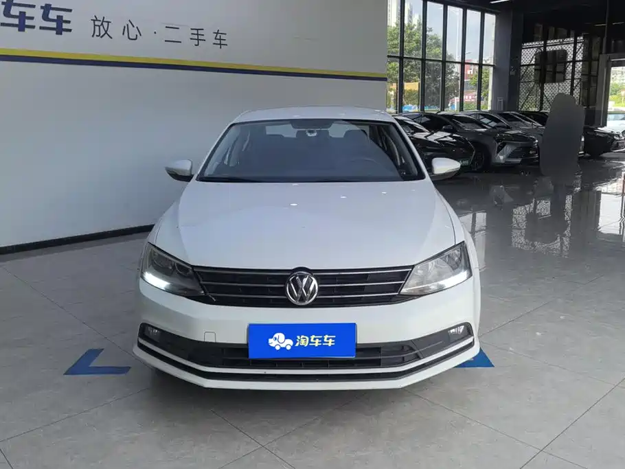 Volkswagen Sagitar 2015