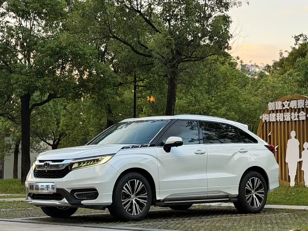 Honda Avancier 2017 — фото 1