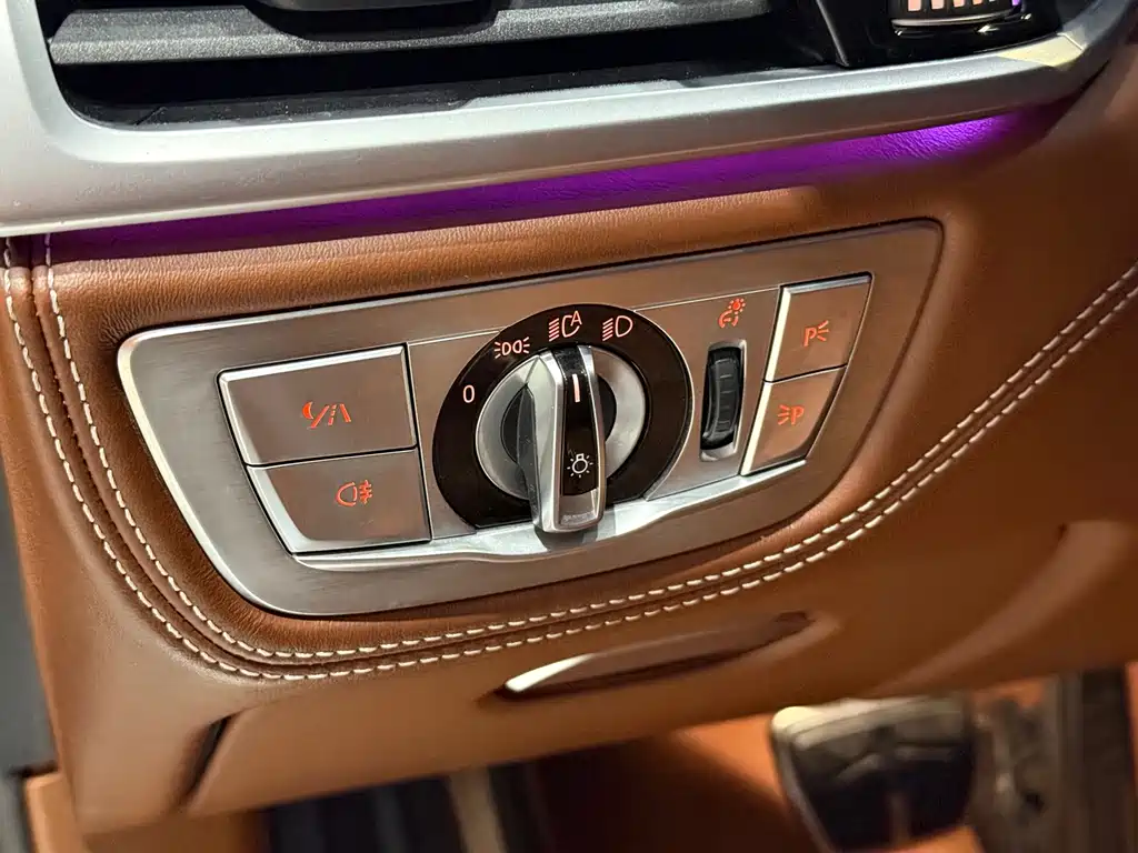 BMW 7 Series 2017 — фото 13