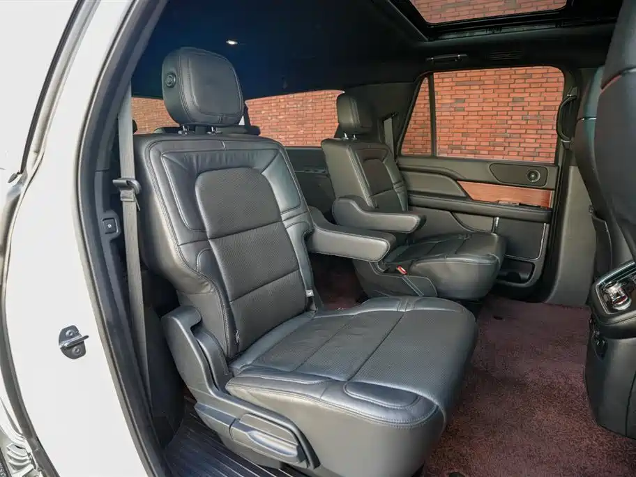 Lincoln Navigator 2018 — фото 10