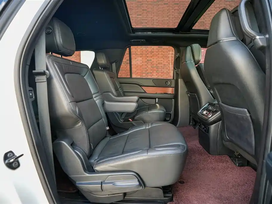 Lincoln Navigator 2018 — фото 12