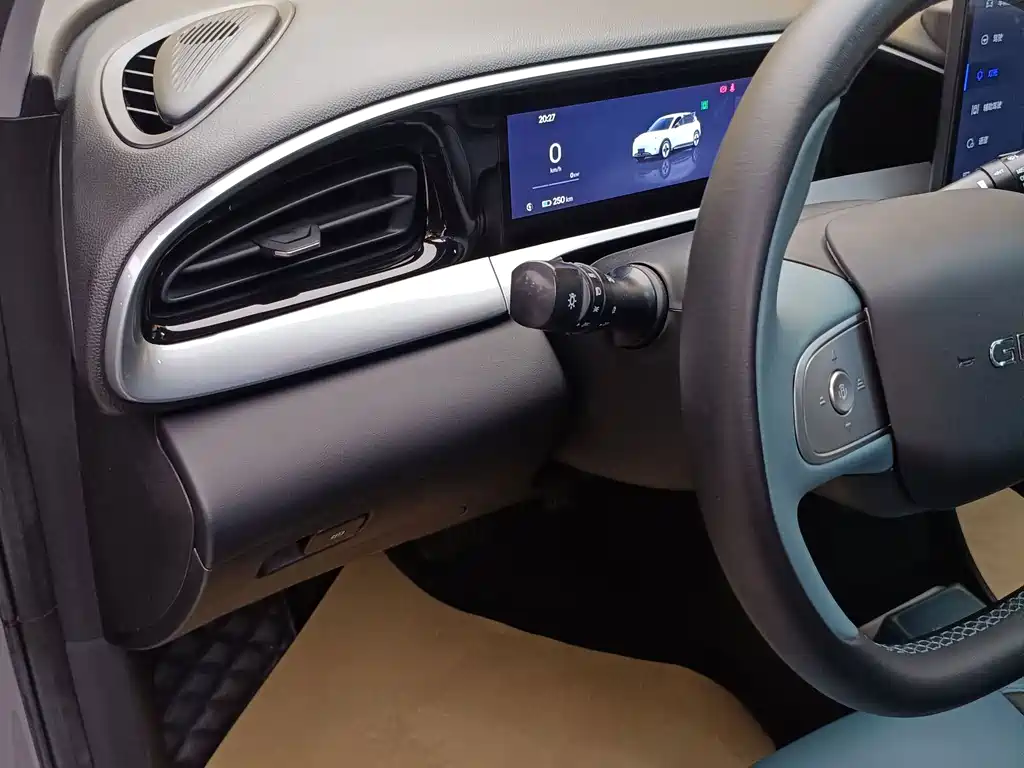 Geely Galaxy Starwish 2025 — фото 11