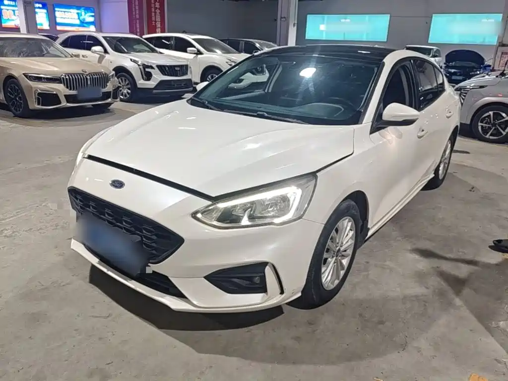 Ford Focus 2019 — фото 2