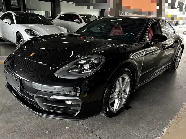 Porsche Panamera 2021
