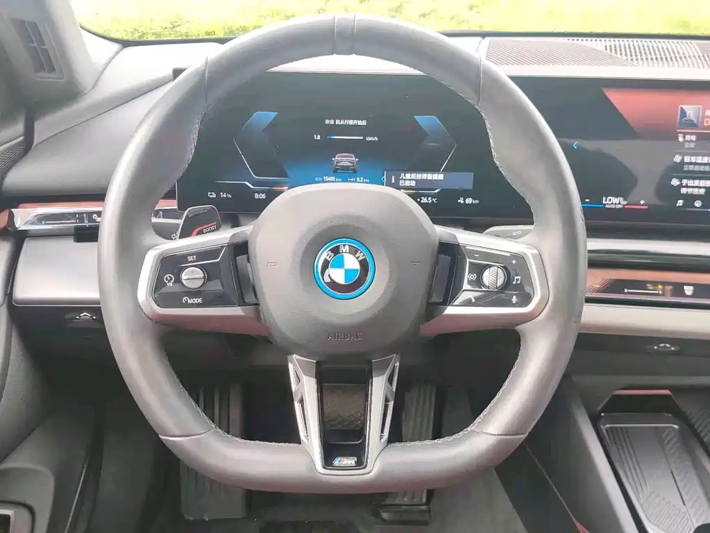 BMW i5 2025 — фото 12