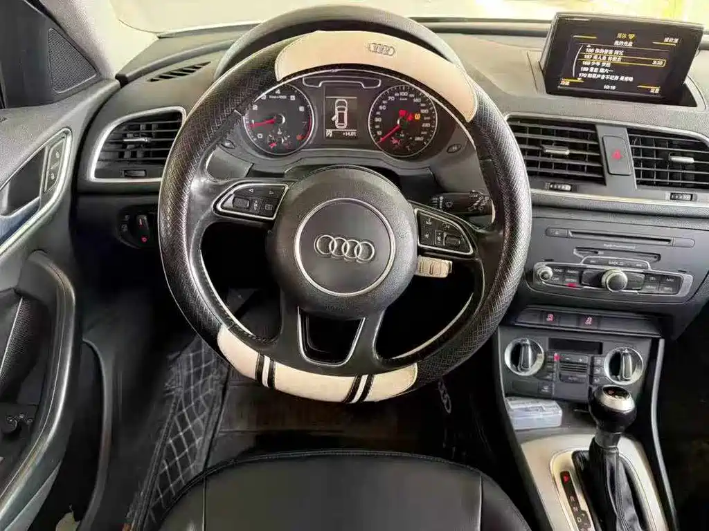 Audi Q3 2015 — фото 8