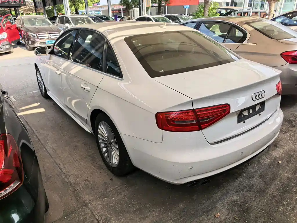 Audi A4L 2015 — фото 11