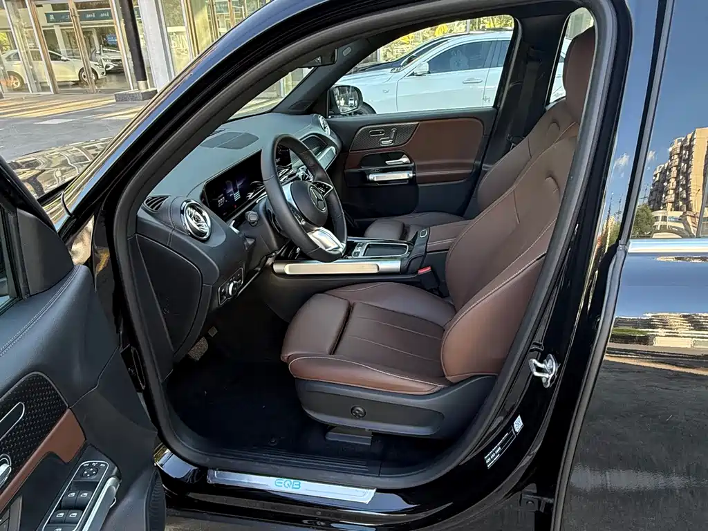 Mercedes-Benz EQB 2025