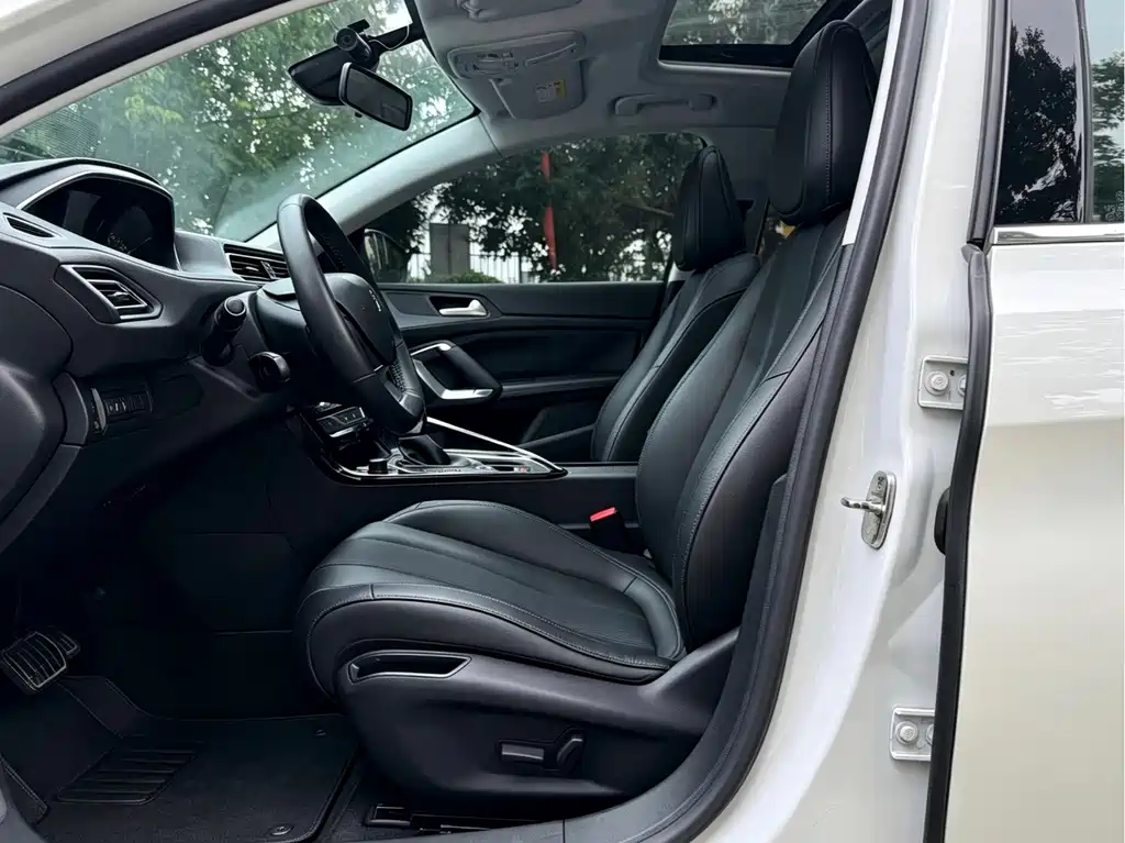 Peugeot 308 2018 — фото 13