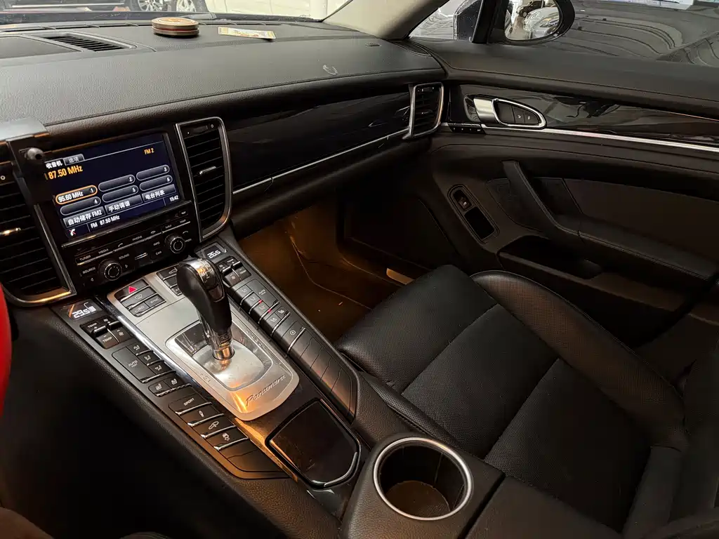 Porsche Panamera 2016 — фото 11