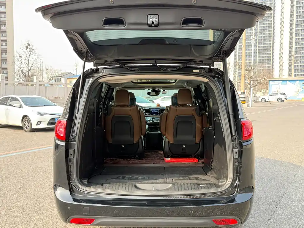 Chrysler Grand Voyager 2019 — фото 13