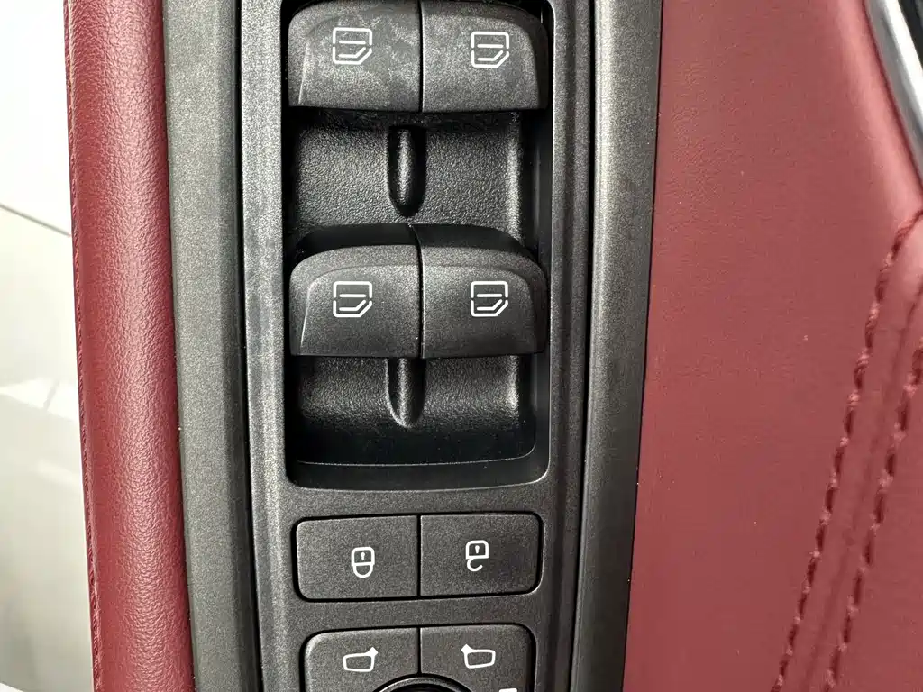 Jetour X70 PLUS 2022 — фото 12