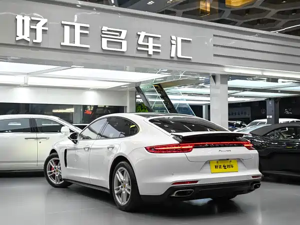 Porsche Panamera 2019