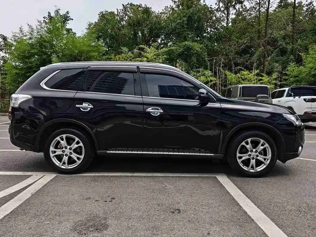 Mitsubishi Outlander 2015 — фото 31