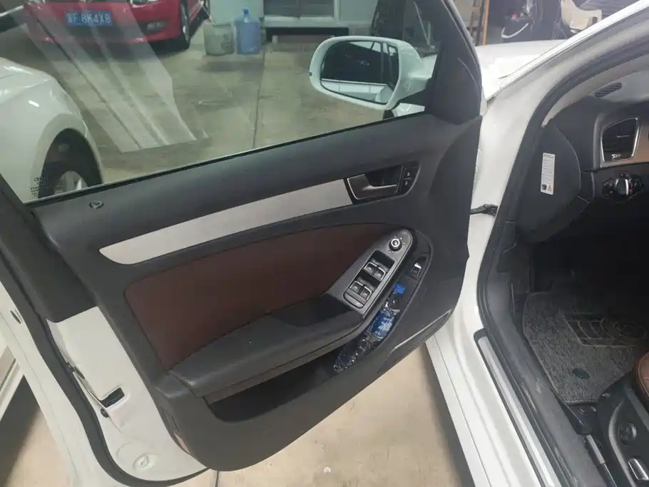 Audi A4L 2015