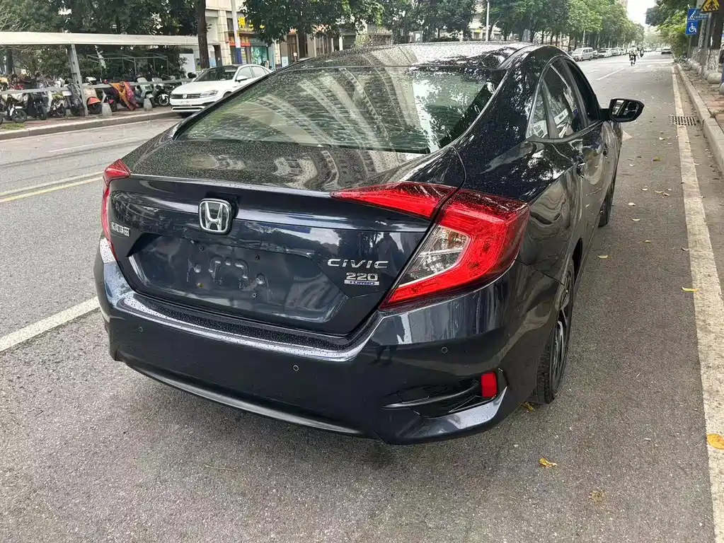 Honda Civic 2018 — фото 19