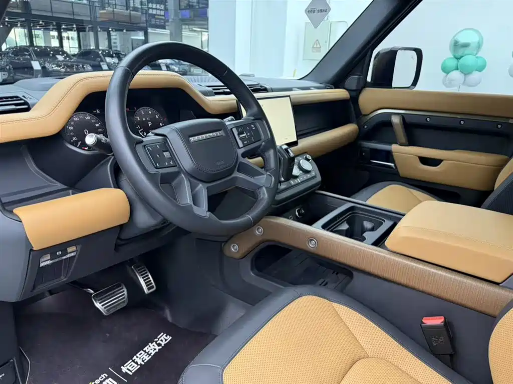 Land Rover Defender 2023 — фото 6