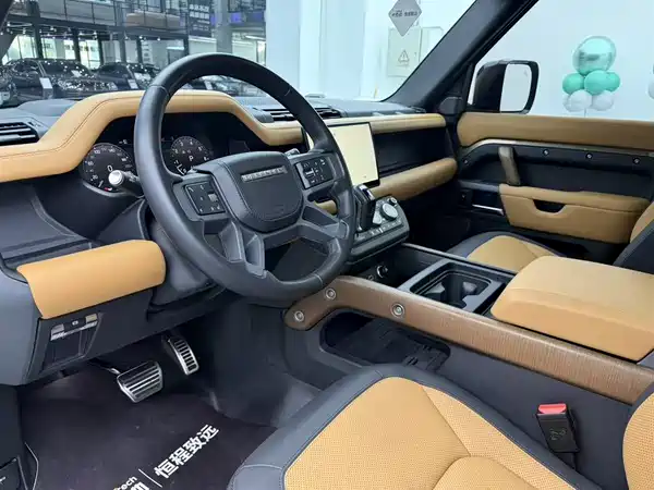 Land Rover Defender 2023