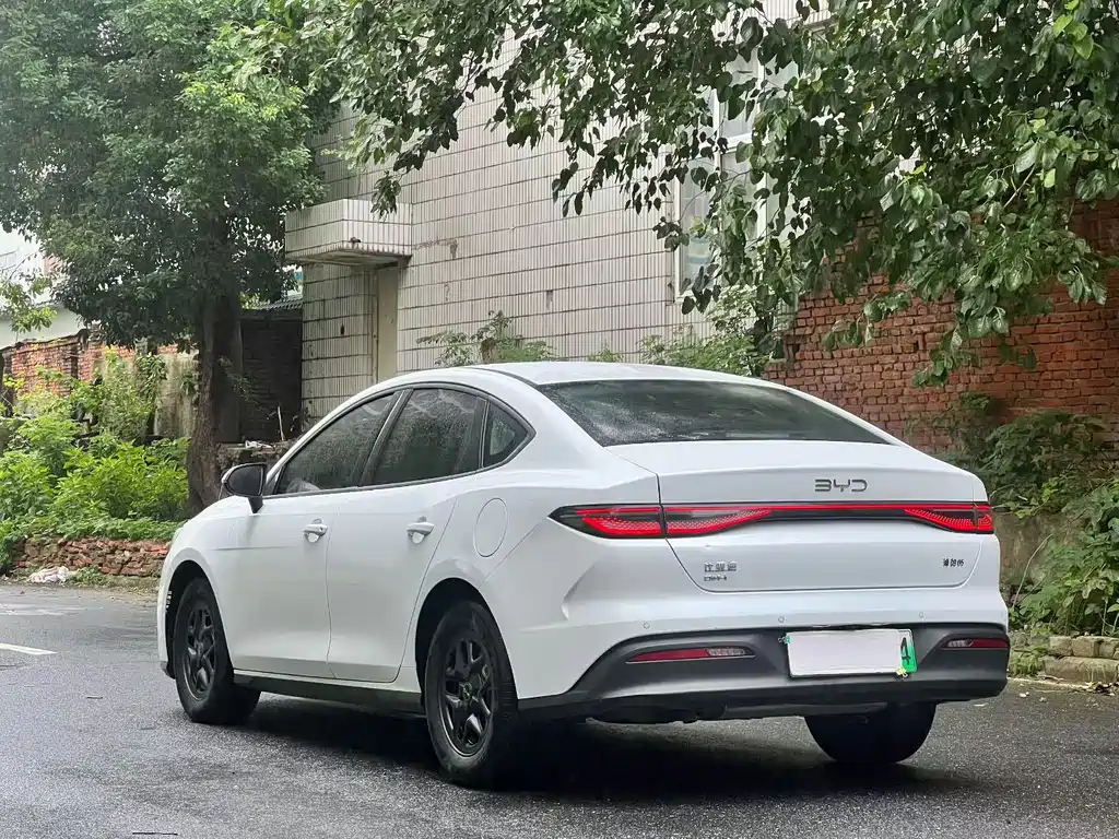 BYD Seal 05 DM-i 2025 — фото 5
