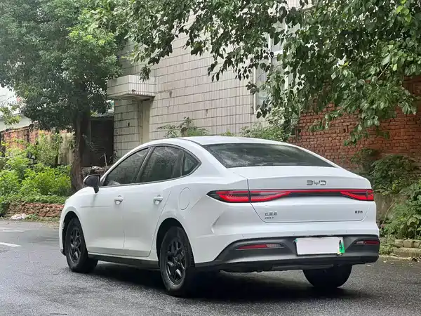BYD Seal 05 DM-i 2025