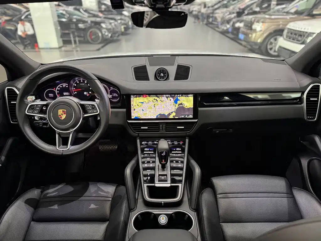 Porsche Cayenne 2021 — фото 17