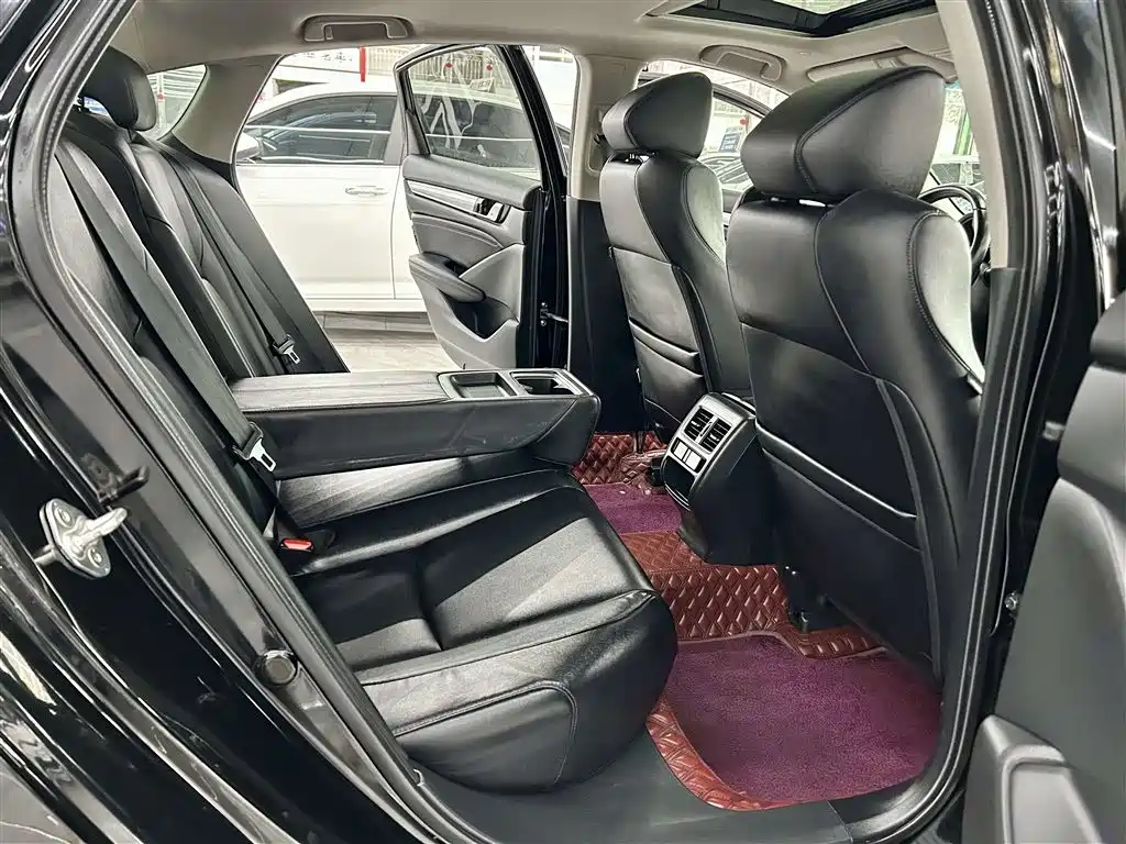 Honda Accord 2023 — фото 11