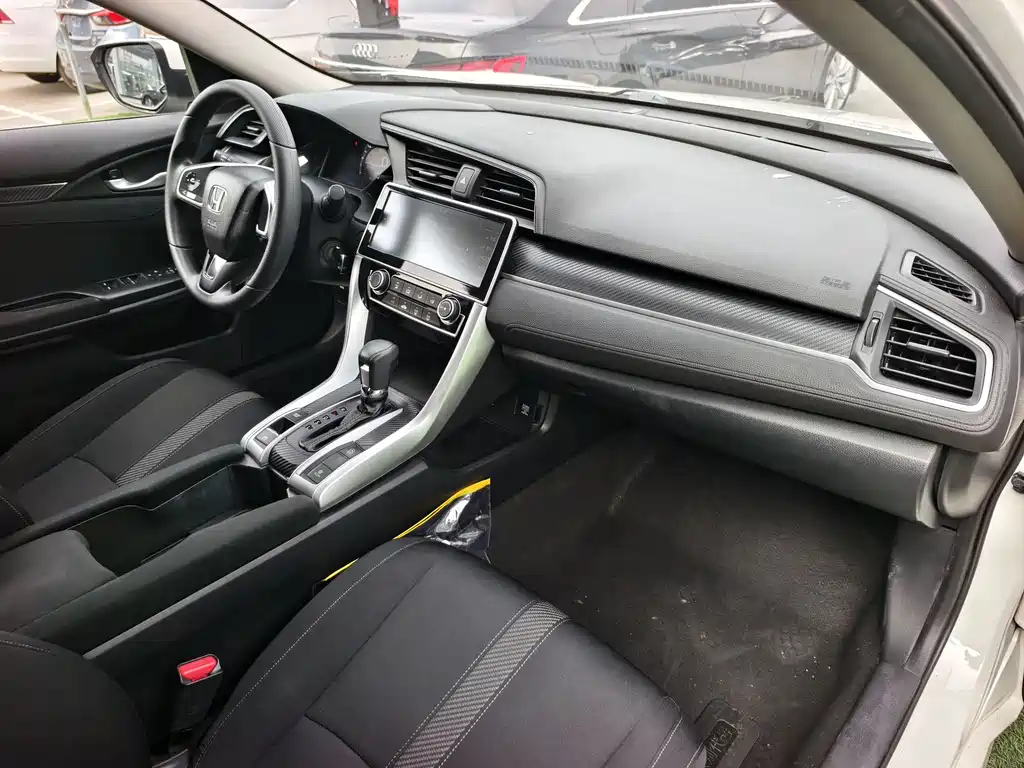 Honda Civic 2018 — фото 17