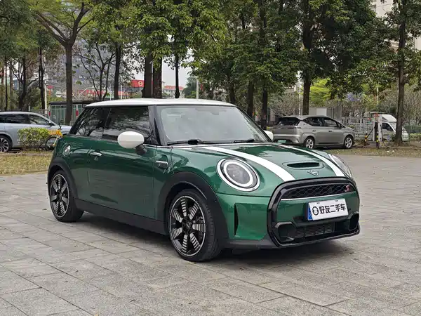 MINI MINI 2022