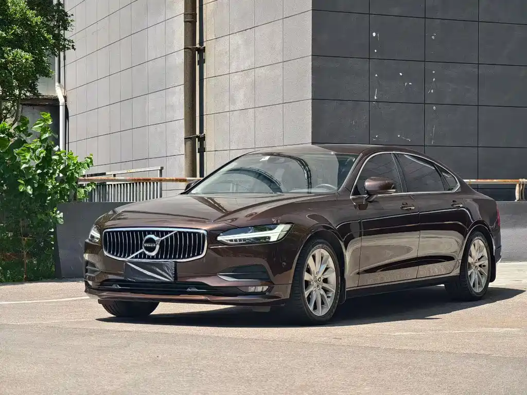 Volvo S90 2017 — фото 1