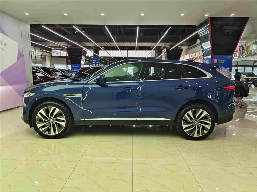 Jaguar F-PACE 2023 — фото 7