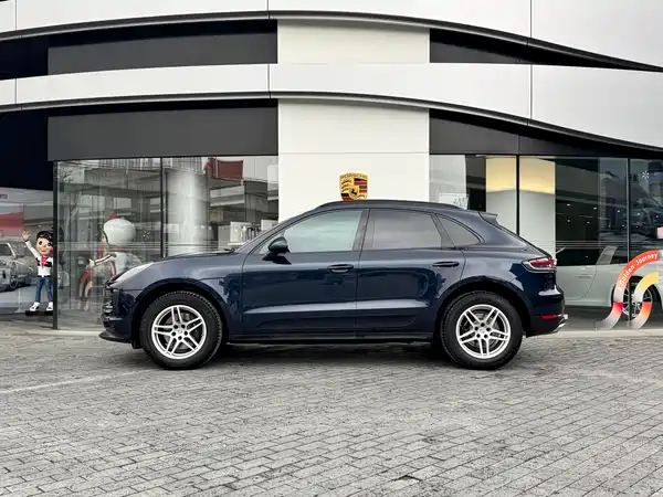 Porsche Macan 2021