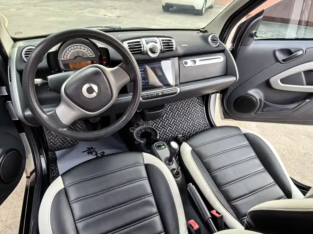 smart Fortwo 2013 — фото 11