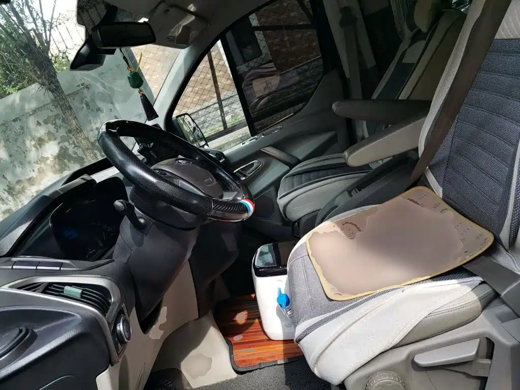 Ford Tourneo 2018 — фото 16