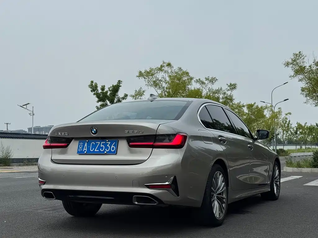 BMW 3 Series 2019 — фото 22