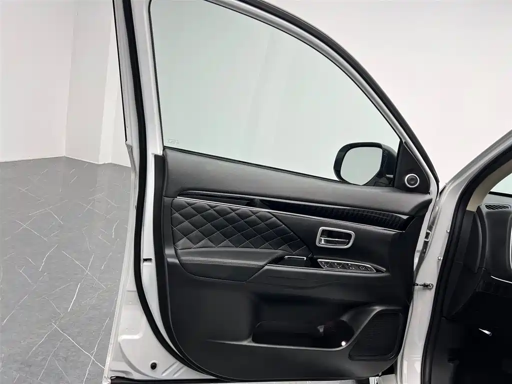 Mitsubishi Outlander 2021 — фото 11