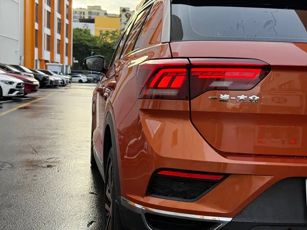Volkswagen T-Roc 2018 — фото 11