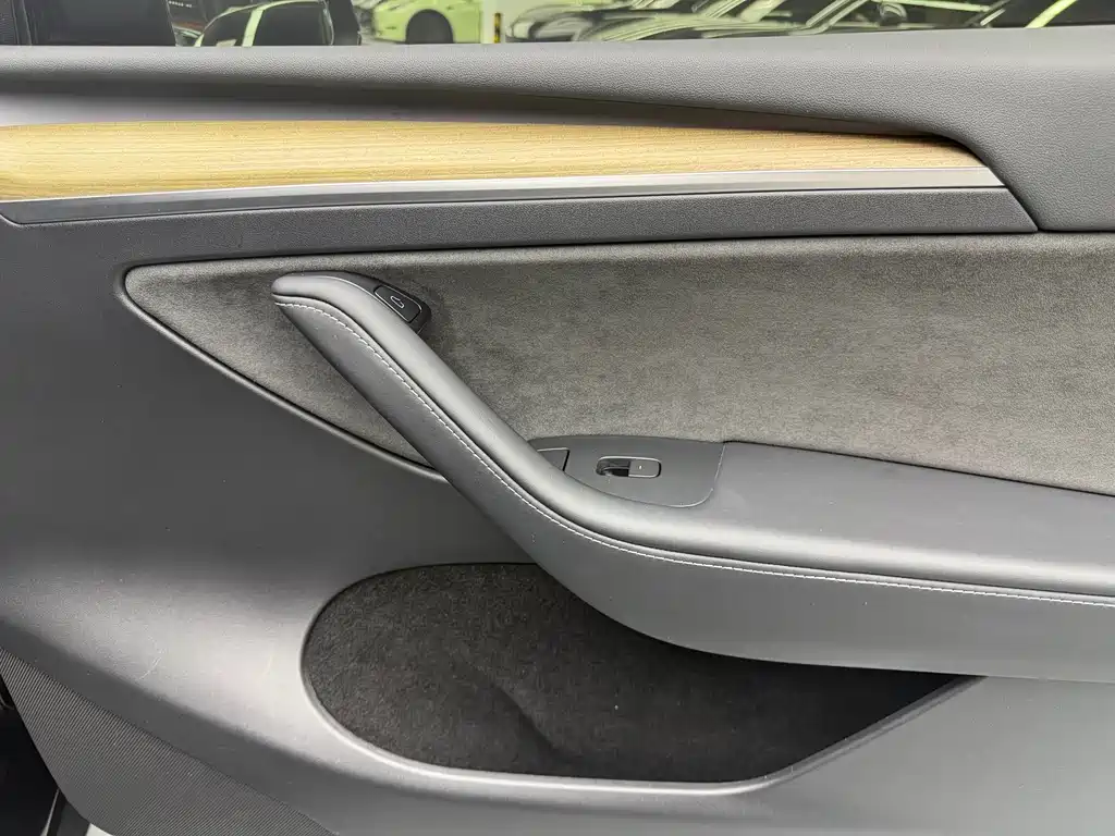 Tesla Model Y 2022 — фото 15
