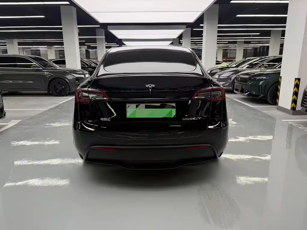 Tesla Model Y 2022 — фото 17